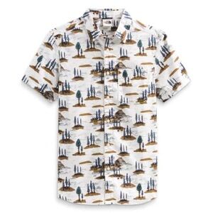 NWOT Men’s North Face Short Sleeve Button Up Shirt